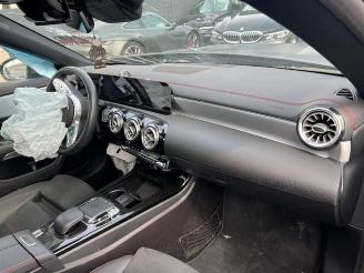 Mercedes Cla-klasse 180d Shooting Brake AMG Panorama picture 20